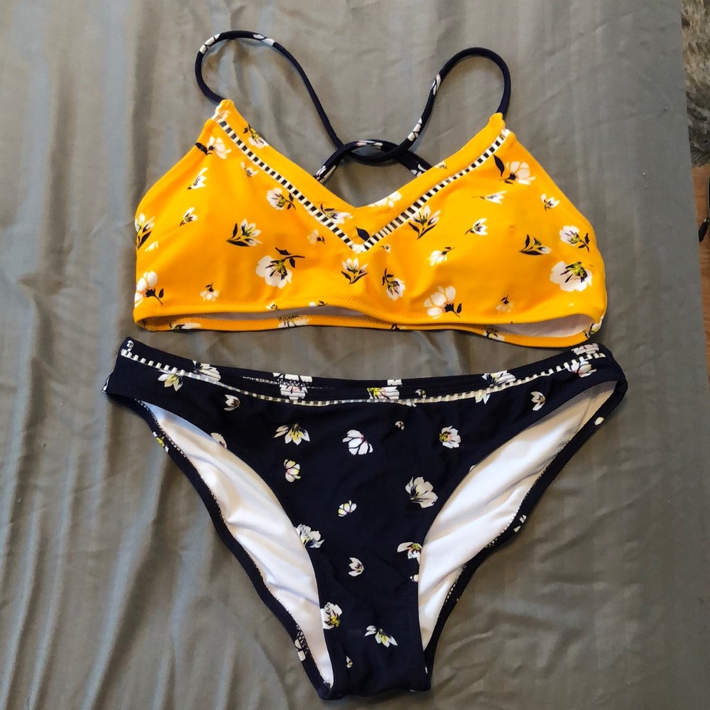 Cupshe bikini set